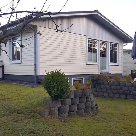 Gemuetliches Holzferienhaus Feriehus